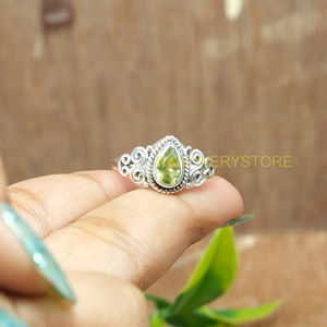 Anillo de Plata 925 con Peridoto Natural, Diseño Artesanal de Filigrana, Anillo Hecho a Mano, Anillo de Declaración, Regalo para Mujer, Novia, Ella - Product Image 3