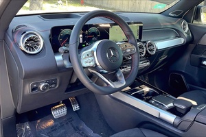 Véhicules d'occasion 2023 EQB 300 AWD 4MATIC Prêts pour une livraison rapide - Product Image 5