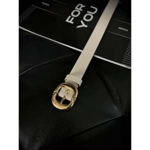 Ceinture décontractée pour femme avec boucle ovale dorée en alliage - Product Image 2