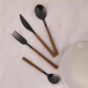 Juego de cubiertos de acero inoxidable sostenible con textura de nogal, revestimiento de PVD de grado 202/304, juego de cubiertos de fábrica personalizable - Product Image 2
