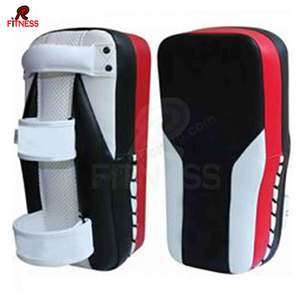 Équipement d'entraînement de boxe thaïlandaise, de taekwondo et de kick-boxing RC Fitness Wears Focus Pad en cuir PU confortable, couleur et logo personnalisés - Product Image 2