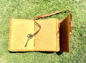 สมุดบันทึกหนัง สมุดบันทึกหนังสีน้ำตาลโบราณ สมุดบันทึกปกหนังทำมือสำหรับผู้ชายและผู้หญิง ของขวัญสำหรับทุกคน - Product Image 2