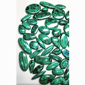 43 Pièces de Malachite Naturelle de 30mm à 50mm, Cabochons Ovales, Marquise, Ronds et Baguette, Lot de 2550 Carats, Iroc Sales, Pierre de Haute Qualité, 112 $ US - Product Image 4