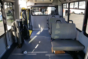 Excelente Ford F-450 Super Duty 2018 Blanco con Llantas de Aleación R20 Izquierdas, BiDiésel, Asientos de Tela, Sistema de Navegación, Arranque Remoto y Techo Solar - Product Image 5