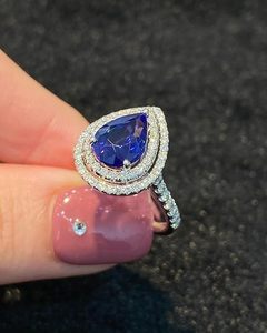 Bague en argent sterling 925 avec saphir bleu de laboratoire et spinelle rose luxueuse, taille poire 2,61 carats, style classique vintage, pour mariage et occasions spéciales - Product Image 3