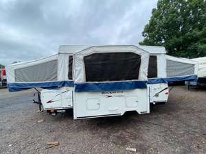 Camping-car d'occasion 2006 F-o-r-e-s-t R-i-v-e-r RV Rock-wood P-r-e-m-i-e-r 2516G prêt à la vente - Product Image 3