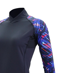 Camisa de compresión de gran tamaño para mujer de alta calidad, diseño personalizado, barata, impresión por sublimación, fondos activos cortos - Product Image 3