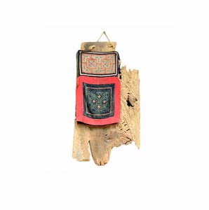 Fabricant d'articles de décoration de chambre tissu de tissage de teinture vivace en bois suspendu attaché trucs antiques Vietnam - Product Image 4