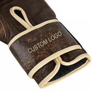 Ensemble de boxe en cuir de vachette de conception personnalisée haut de gamme, gants confortables, nouvel équipement d'entraînement et de protection en vente - Product Image 5