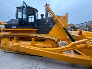 รถดันดินไฮดรอลิกแบบตีนตะขาบมือสอง ยี่ห้อ Shantui รุ่น SD32 พร้อมลูกปืนและมอเตอร์ ประสิทธิภาพสูง ปี 2022 สำหรับขาย - Product Image 5