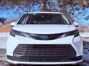 (T&D) Auto Usado 2024 Sienna LE - Product Image 3