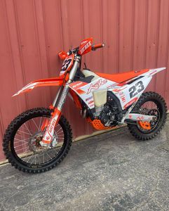 รถมอเตอร์ครอส OMP 2024 YZ450F ลดราคาพิเศษ - ชุดแต่งอุตสาหกรรมเกรด OEM คุณภาพสูง รับประกัน 3 ปี จากออสเตรีย ลดราคาพิเศษ - Product Image 3