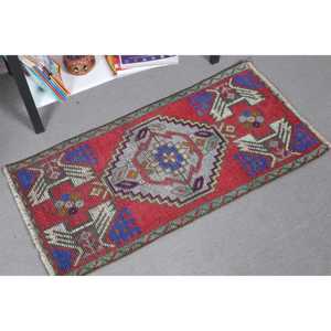 Alfombra Vintage de 1.5x3 pies, Alfombra Turca Pequeña, Alfombra de Lana con Diseño de Camuflaje Rojo y Azul - Product Image 2