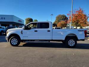 Ford F-350 Super Duty XL Crew Cab 4WD 2019 - Product Image 2