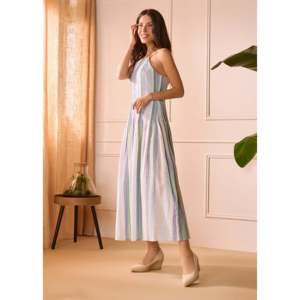 Sandali da donna con zeppa Espadrille in tela ricamata con rosa - Product Image 5