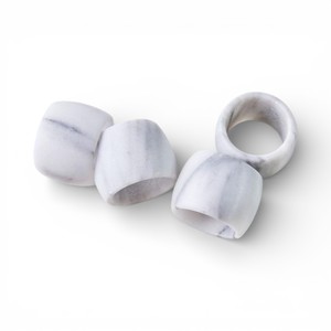 Ensemble d'anneaux de serviette en marbre blanc veiné gris pour des arrangements de table raffinés et classiques, uniques - Product Image 6