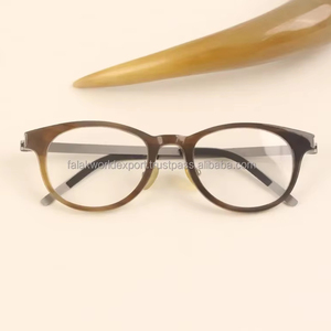 Lunettes de soleil en corne de buffle noir blanc clair de qualité supérieure avec lentilles marron à la mode pour hommes et femmes Lunettes Meilleure qualité FWE - Product Image 1