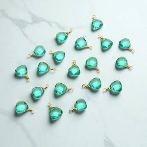 925 Plata chapada en oro 8mm fucsia verde turmalina trillón facetado alambre envuelto colgante de piedras preciosas - Product Image 1