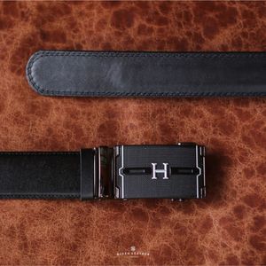 Ceinture de confort de meilleure qualité, fabriquée à la main en cuir pleine fleur pour hommes avec boucle à verrouillage automatique d'Indonésie - Product Image 6