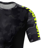 Vêtements de sport Hommes Gym Et MMA Vêtements Rash Guard Demi-manches Natation Rash Guard Avec Imprimé Personnalisé