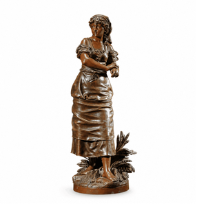 Statue de femme en bronze avec finition antique pour la décoration intérieure et extérieure - Product Image 1