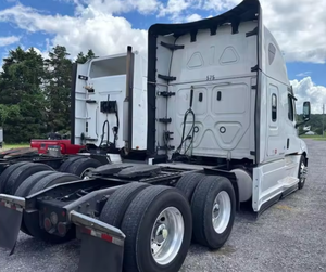 Camions semi-remorques Freightliner Cascadia 126 Sleeper d'occasion 2023 2022, 72 Condo Sleeper Truck Detroit Automatique - Product Image 3