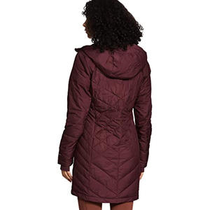 Veste d'hiver matelassée légère et décontractée pour femme, en duvet noir avec capuche, coupe ajustée, veste matelassée thermique pour femme - Product Image 2