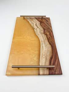 Bandeja de Servicio de Madera con Resina Epoxi Verde Premium, Asas de Metal, Hecha a Mano, Decorativa, para Cocina, Plato para Comida, Set de Regalo para Charcutería - Product Image 5