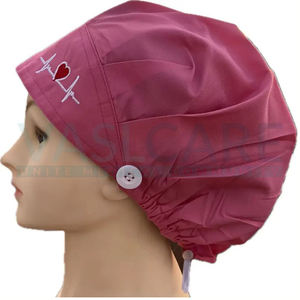 Bonnet de gommage en polyester doux et non extensible réglable avec fermeture à boutons brodés par battement de coeur lavable à la main de bonne qualité - Product Image 1