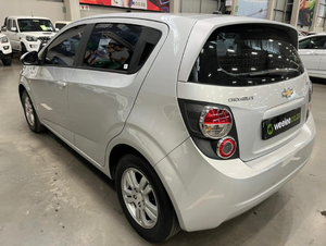 Voiture d'occasion de qualité et abordable, Chevrolet Sonic 1.6 LS Hatch 2012, conduite à droite - Product Image 3