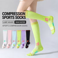 Chaussettes de compression personnalisées à dégradé, respirantes et anti-transpiration pour la course à pied et le fitness professionnel