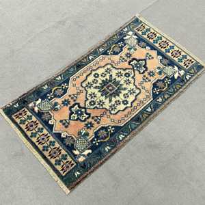 Alfombra Turca Vintage de 1.9x3.4 pies, Alfombra Pequeña Azul de Lana Marroquí - Product Image 2