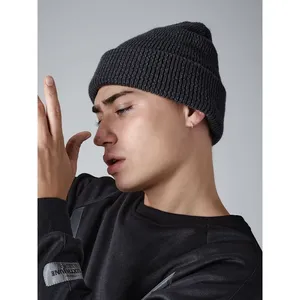 Gorro Reflectante Personalizado para Merchandising, Producto Promocional con Pegatinas y Luces Reflectantes - Product Image 2