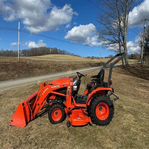 Tracteur tondeuse Kubota B2601 4x4 avec moteur, garantie 1 an - Mini tracteur agricole pour jardin - Product Image 5