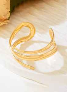 Bracelet manchette tourbillon doré Ensemble de bagues Bracelet manchette plaqué or torsadé moderne Ensemble de bagues en spirale Bijoux métalliques polis - Product Image 2