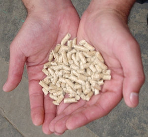 Briquettes de granulés de bois de chêne et de pin KBS 6 mm, combustible de cuisson densifié, emballées en sac, vente directe +27739729209 Humidité 8,5% Cendres 0,74% - Product Image 3