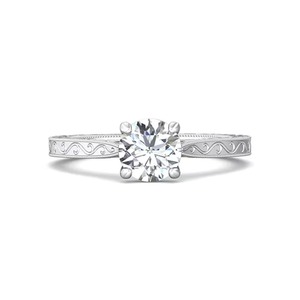Anillo Solitario Redondo Grabado, Joyería Peaceful, Diamante Cultivado en Laboratorio de 0.70 Ct, F-VS2, Banda Detallada en Oro Sólido de 14K con Engaste de Puntas - Product Image 1