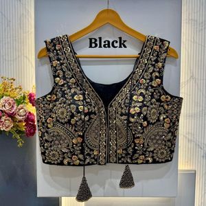 Magnifique Blouse Traditionnelle d'Hiver pour Mariage, Col en V, en Soie Italienne Pure et Douce, avec Broderie Lourde de Perles et Sequins, Exportation Royale - Product Image 4