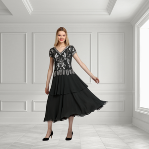 Design élégant Robe longue ornée de main avec broderie florale col en V manches à volants taille naturelle pour femme fête utilisation - Product Image 1