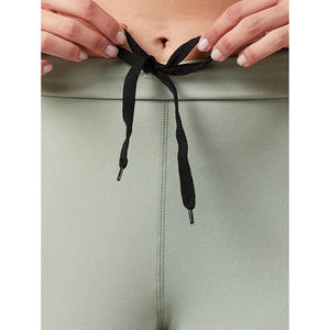 Pantalones cortos de entrenamiento de yoga sin costuras transpirables de cintura media para mujer, mallas lisas, ropa deportiva, mallas con logotipo - Product Image 6