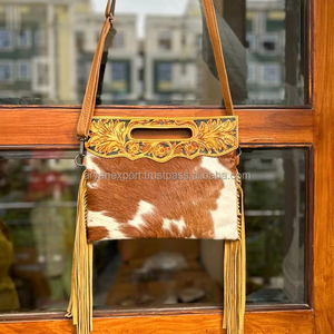 Nuevo bolso occidental hecho a mano con pelo en piel oculta y bolso de mano de cuero con estampado Floral en relieve, conjuntos combinados de Venta caliente - Product Image 3