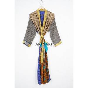 Robe maxi élégante japonaise vintage en soie recyclée ethnique pour femmes, kimono à col en V, cordon de serrage, couverture de bikini, patchwork sur le devant - Product Image 1