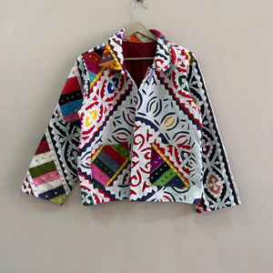 Chaqueta de algodón con apliques hechos a mano en India, estilo informal, holgada, nueva. - Product Image 1