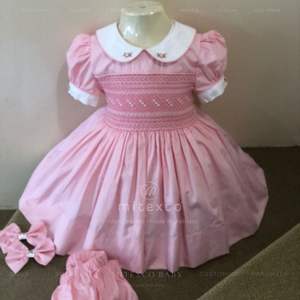 Robes roses smockées à la main de l'usine vietnamienne MITEXCO, disponibles pour les commandes en gros personnalisées avec quantité minimale de commande bas et support OEM/ODM - Product Image 1