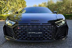 2022 R8 V10 Performance Coupé Quattro 602 ch V10, transmission intégrale, très bien équipé - Product Image 2