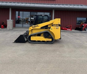 รถตักล้อยางแบบตีนตะขาบขนาดกะทัดรัด Gehl รุ่น CE Certified RT165 พร้อมเครื่องยนต์ Yanmar ที่ได้รับการรับรองมาตรฐาน EPA และกำลังยกสูงสำหรับงานก่อสร้างและการเกษตร - Product Image 4