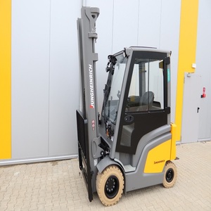 Chariot élévateur électrique à haute efficacité de la série EFG de Jungheinrich, idéal pour les opérations industrielles, offrant une puissance de qualité supérieure - Product Image 6