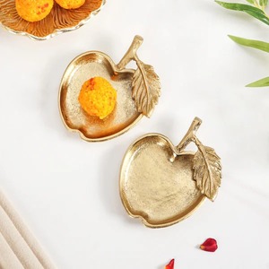 ถาดเสิร์ฟอาหารจานโลหะทรงสี่เหลี่ยมสีทองแบบดั้งเดิมถาดจัดระเบียบกุญแจที่สำคัญถาดเน้นขนาดเล็กตกแต่งโต๊ะพฤกษศาสตร์งานแต่งงาน - Product Image 5