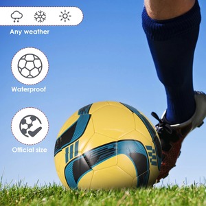 Balón de fútbol de tela de algodón personalizado de alta calidad, vejiga de butilo de alta retención de aire, colores personalizados, logotipo, tamaños 5 (personalizable) - Product Image 2