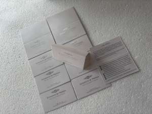 Cartes-cadeaux électroniques de mariage personnalisées de luxe avec impression métallique de qualité supérieure et logo élégant en feuille sur papier - Product Image 5